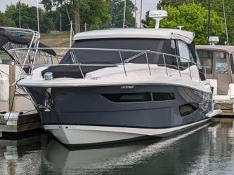 38' Regal 2022 Yacht For Sale
